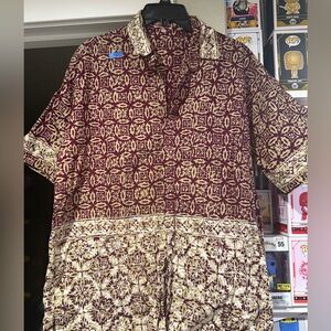 🥥Bulova Burgundy and Beige Patterned Apparel